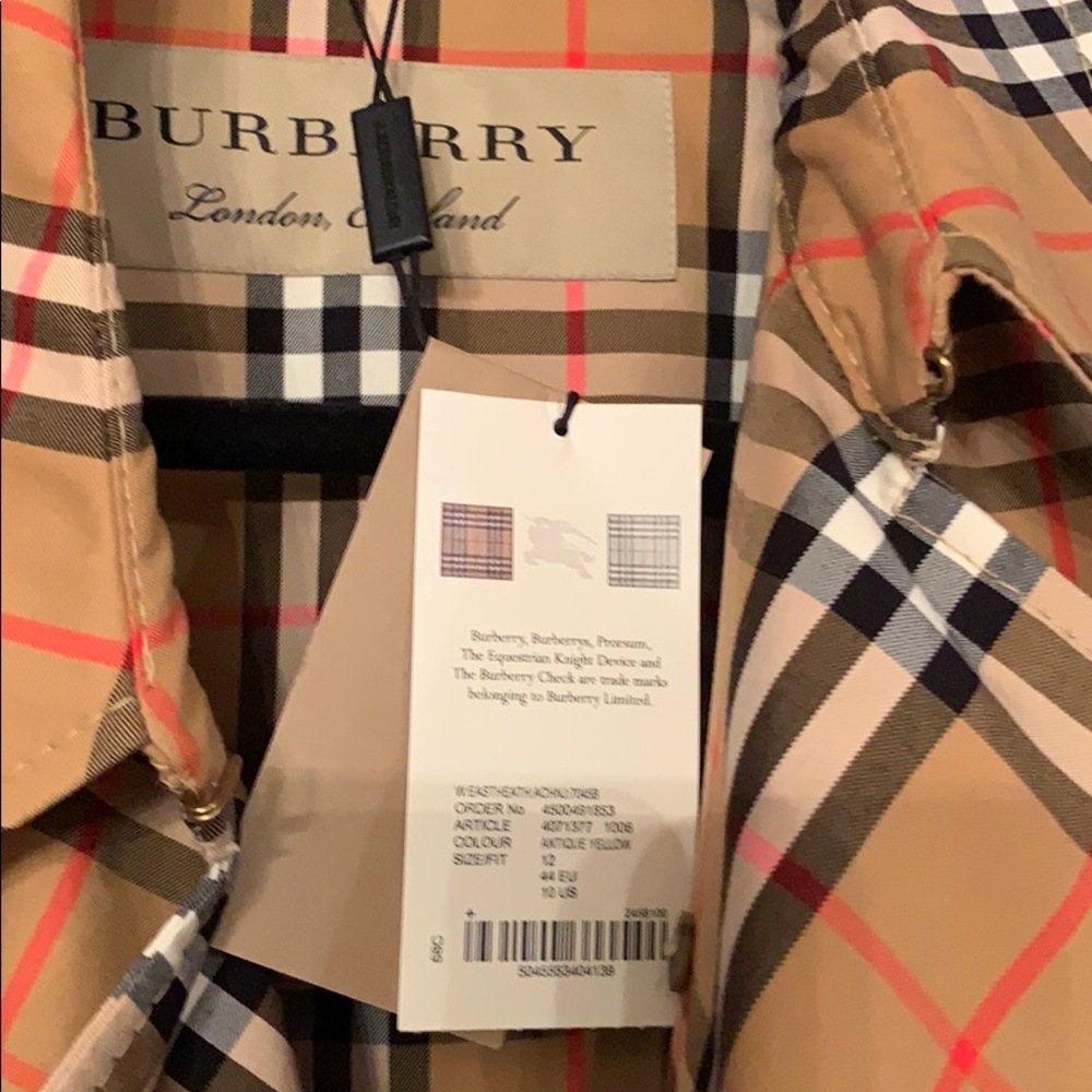 🎉HP🎉BURBERRY
Eastheath Vintage Check Trench Coat - Picture 10 of 14